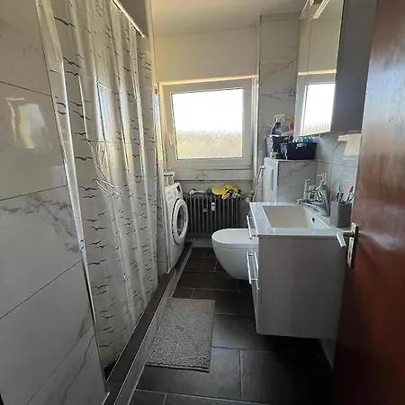 Land Lord 3-4 Sleeping Near Frankfurt Am Main