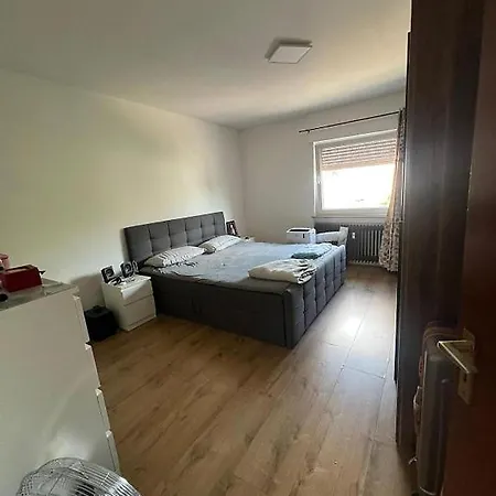 Land Lord 3-4 Sleeping Near Frankfurt Am Main *