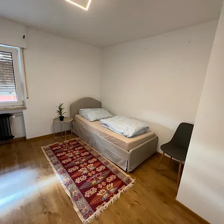Land Lord 3-4 Sleeping Near Frankfurt Am Main Apartment