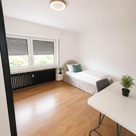 Land Lord 3-4 Sleeping Near Frankfurt Am Main Apartment