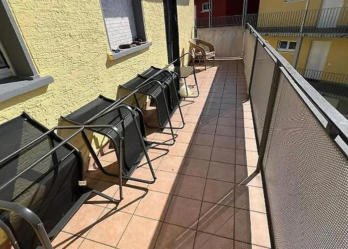 Land Lord 3-4 Sleeping Near Frankfurt Am Main