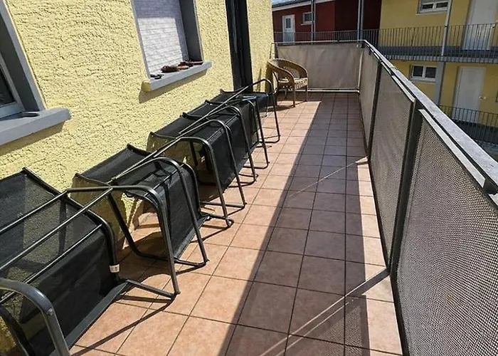 Land Lord 3-4 Sleeping Near Frankfurt Am Main Lägenhet *